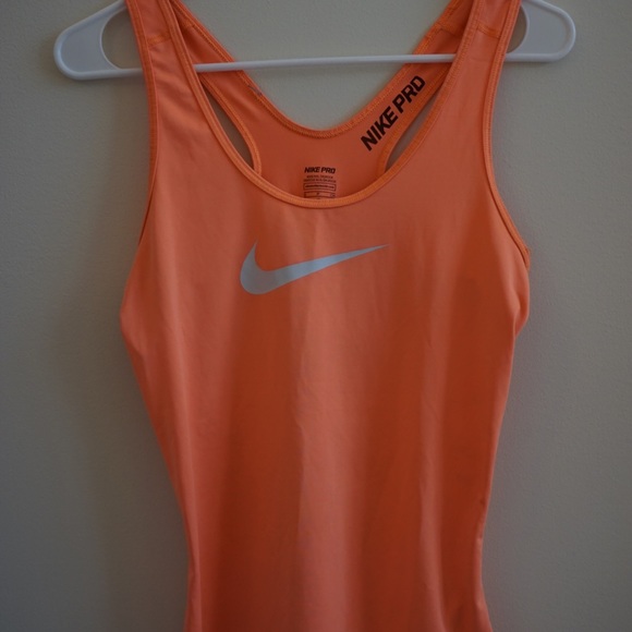 Nike Tops - Nike pro tank top.